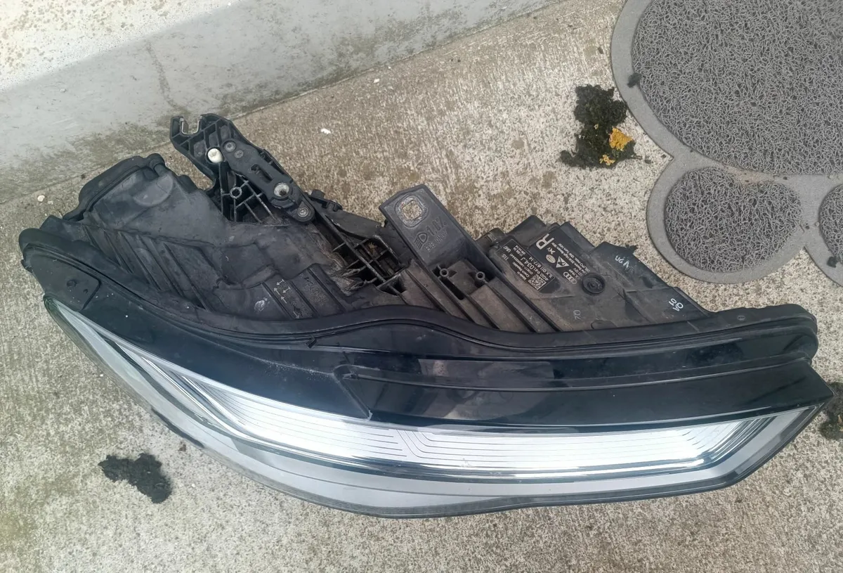 Audi A6 2018 RH head lamp - Image 2