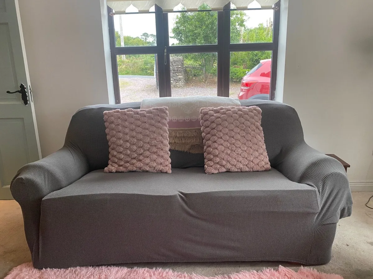 Couch - Image 4
