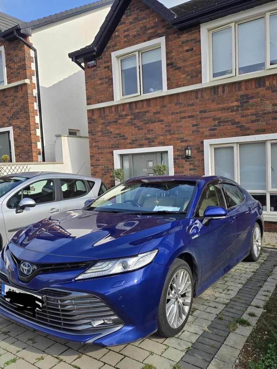 Toyota Camry 2020 Hybrid 2.5L | Blue | €19,950 - Image 3