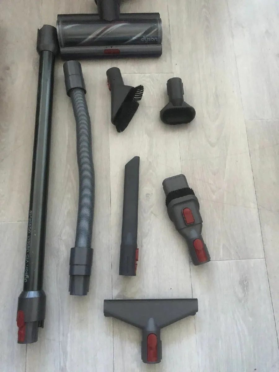 Dyson V15 Cordless Vacuum Cleaner - Image 2