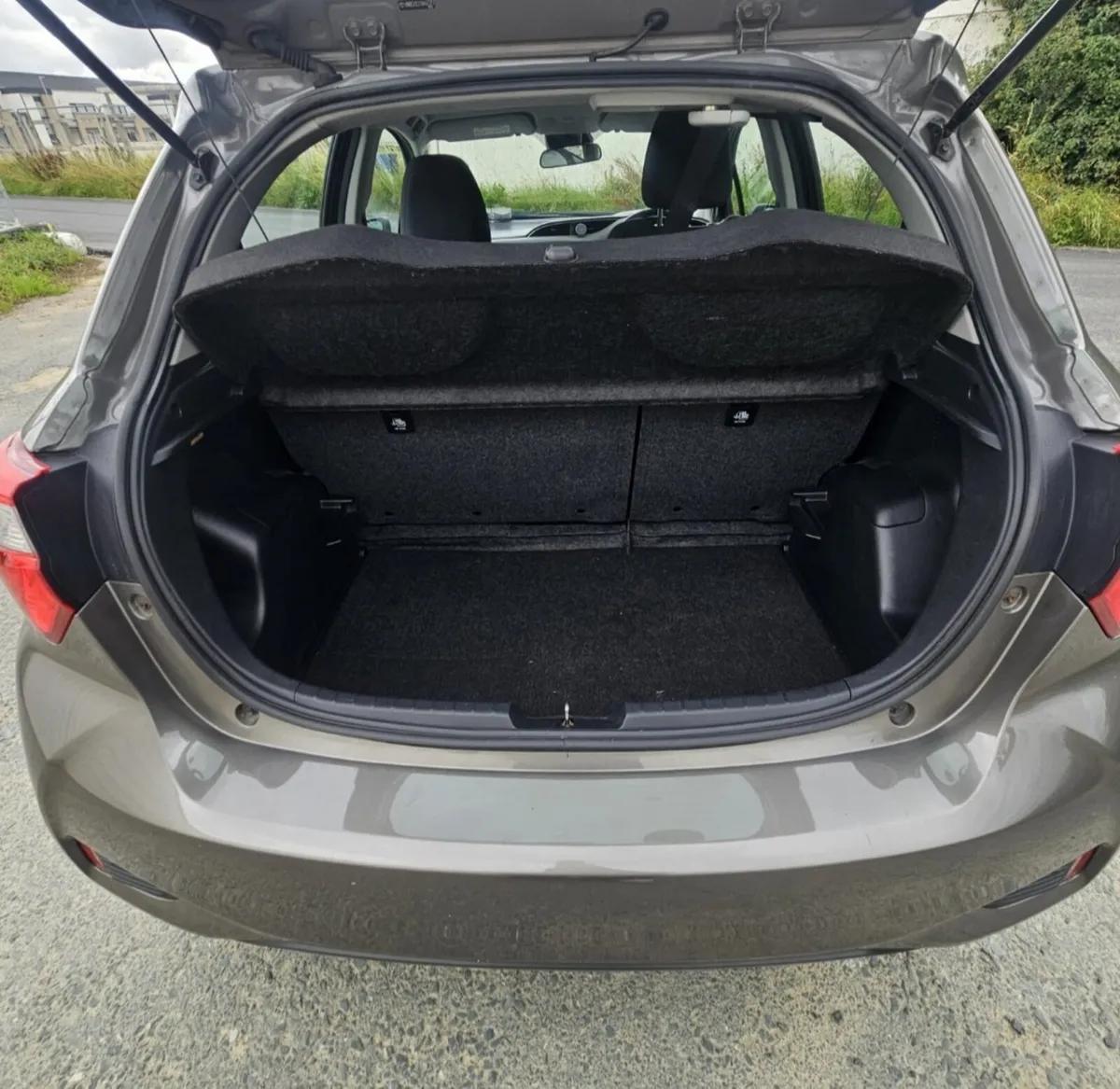 Toyota Yaris Hybrid Auto Irish car - Image 3