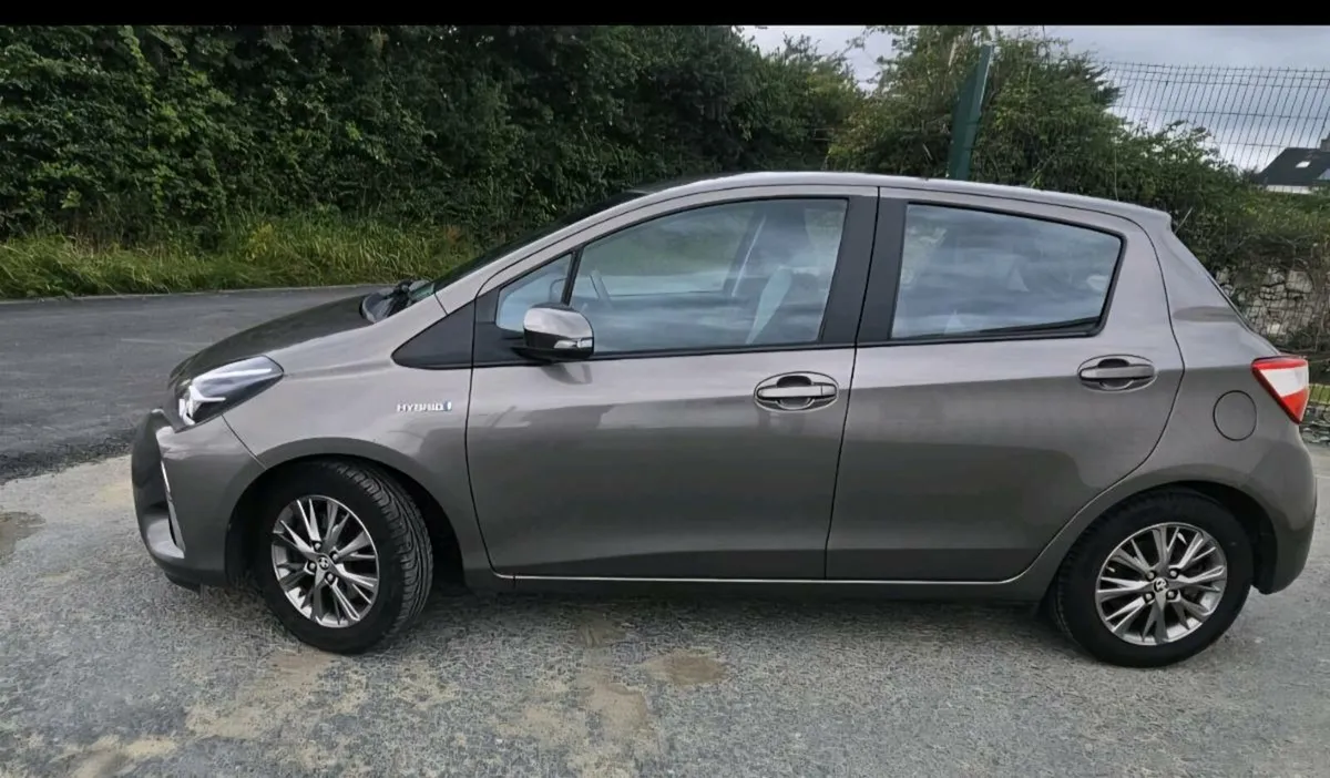 Toyota Yaris Hybrid Auto Irish car - Image 4