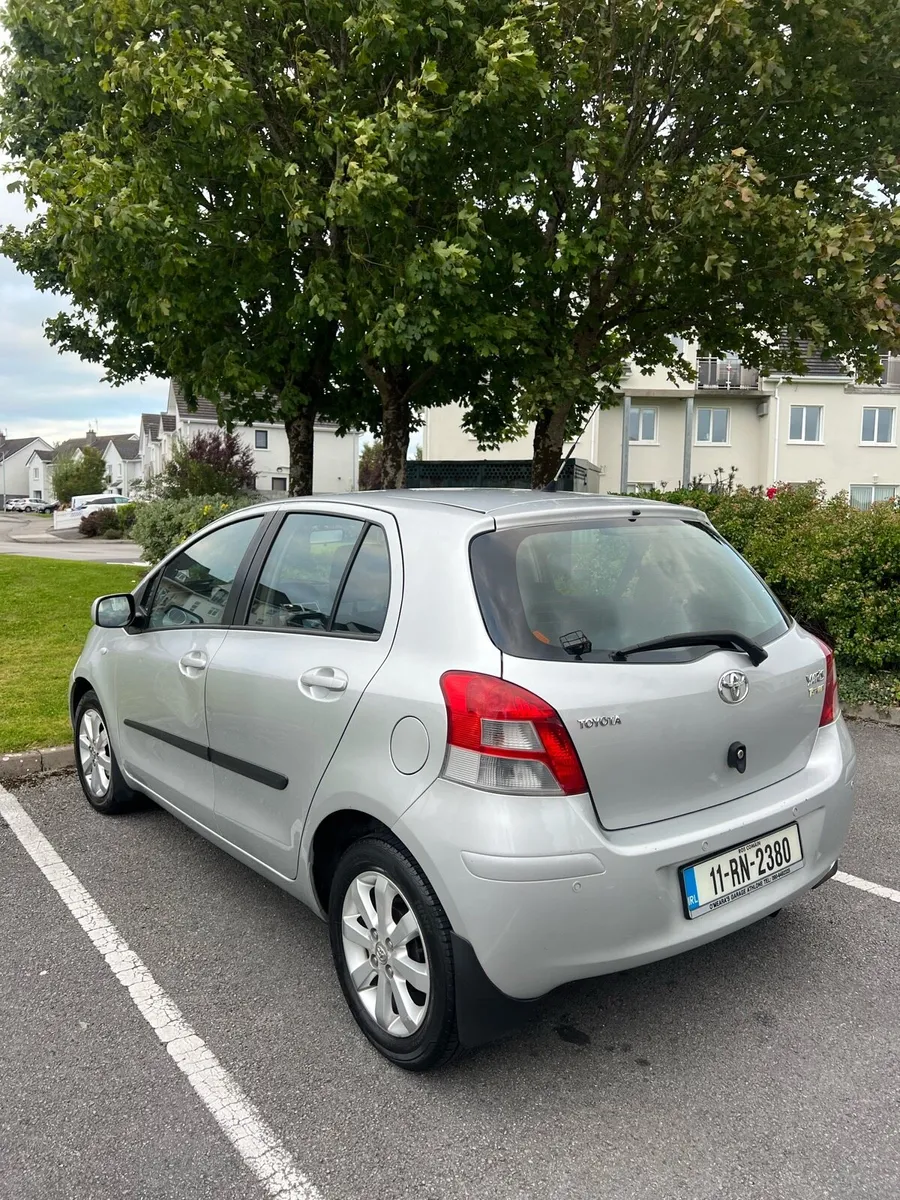 2011 Toyota Yaris - Image 3