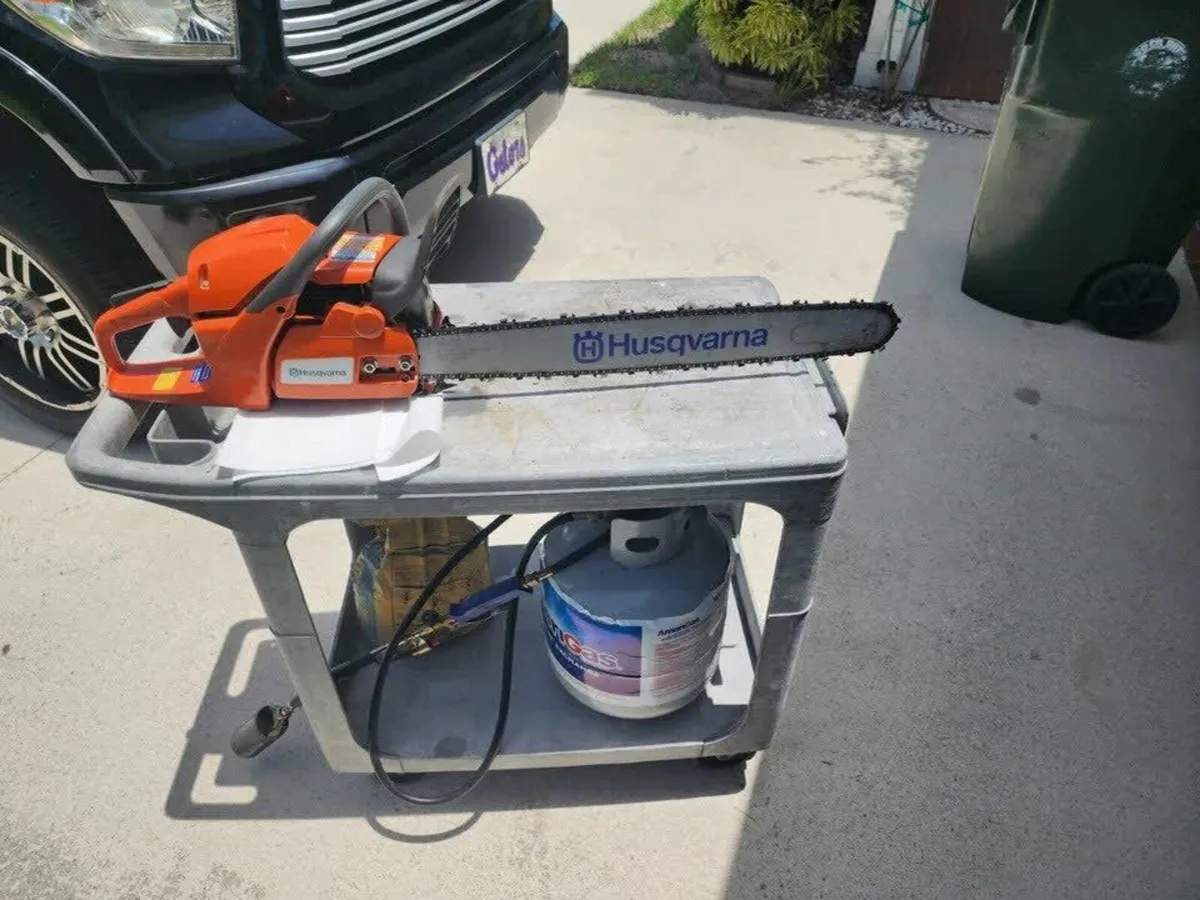 Husqvarna 24" Gas Chainsaw with Case and Accessori - Image 4