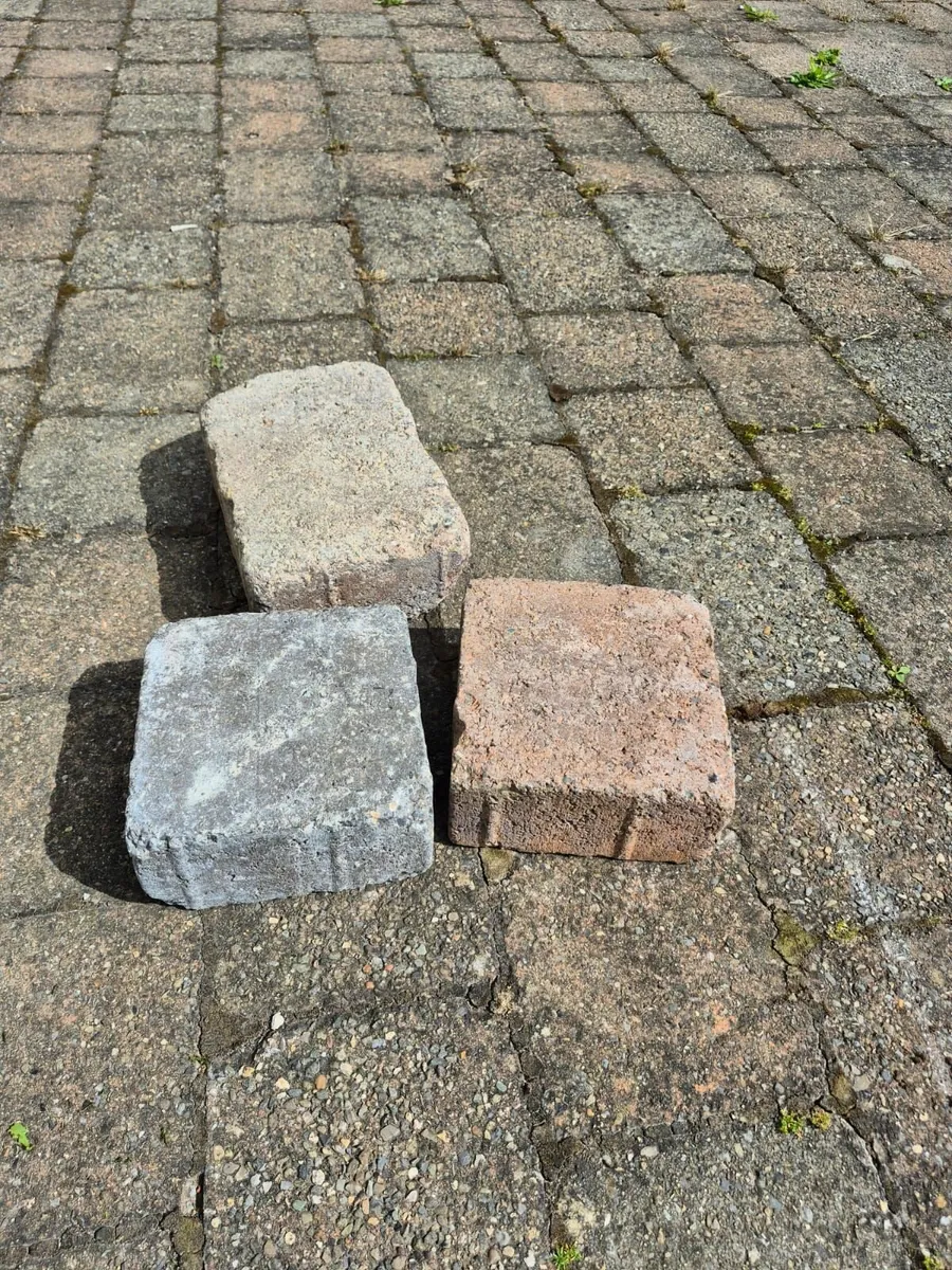 Block paving/cobblelock