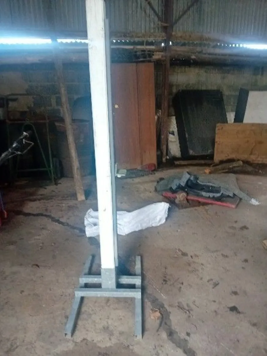 poles   x uprights - Image 3