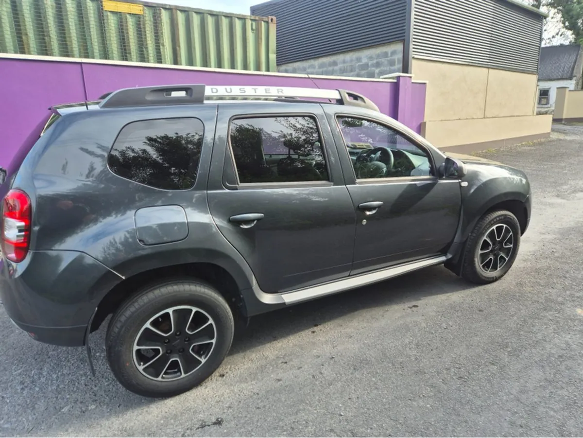 Dacia Duster Prestige 1.5 DCI 110 4X 4DR - Image 2