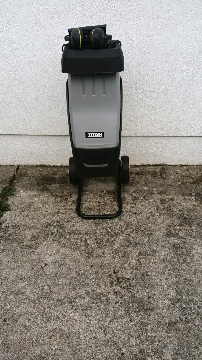 Titan Garden Shredder. - Image 2