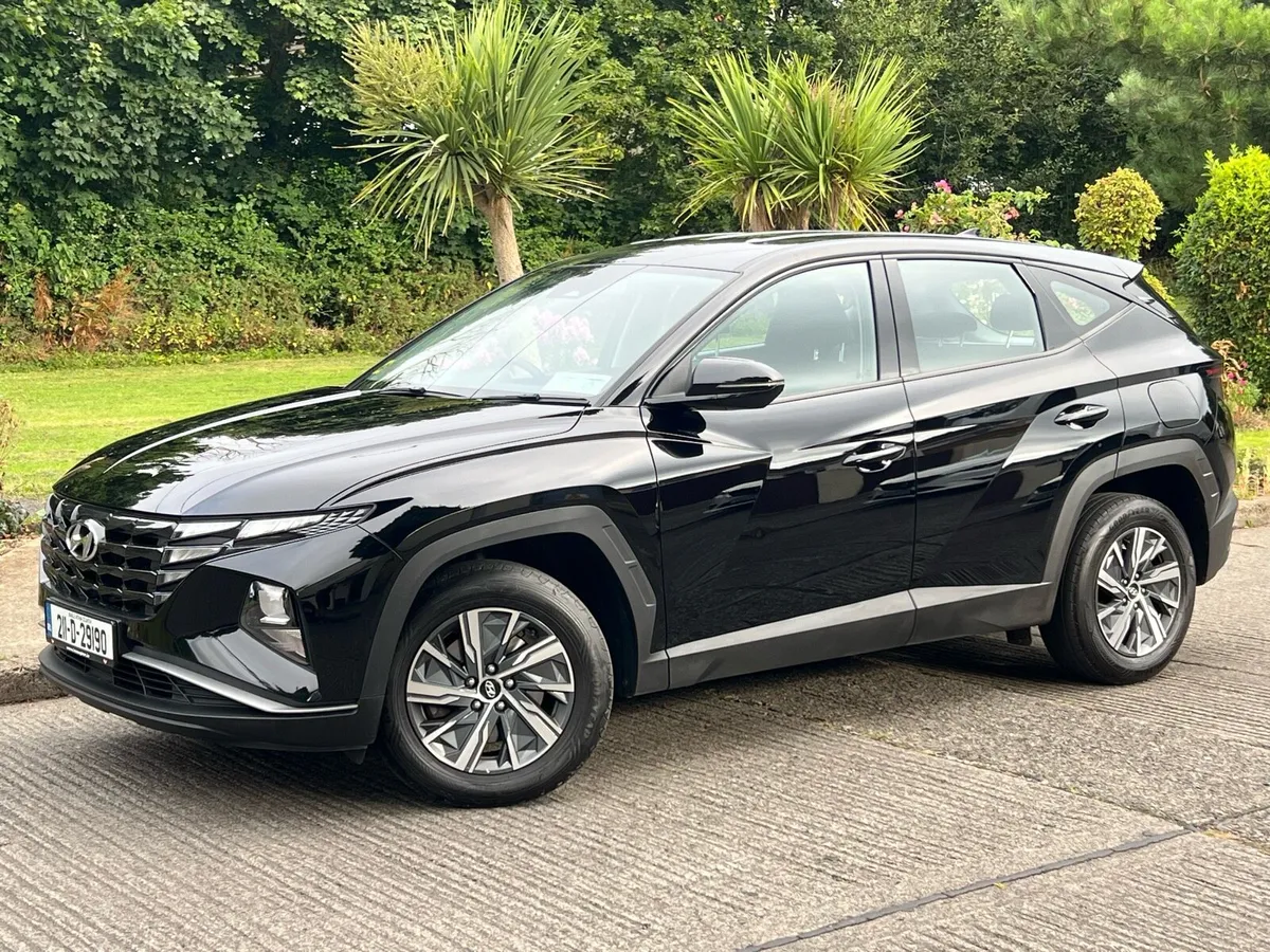 211 HYUNDAI TUCSON 1.6 PETROL HYBRID AUTOMATIC - Image 2