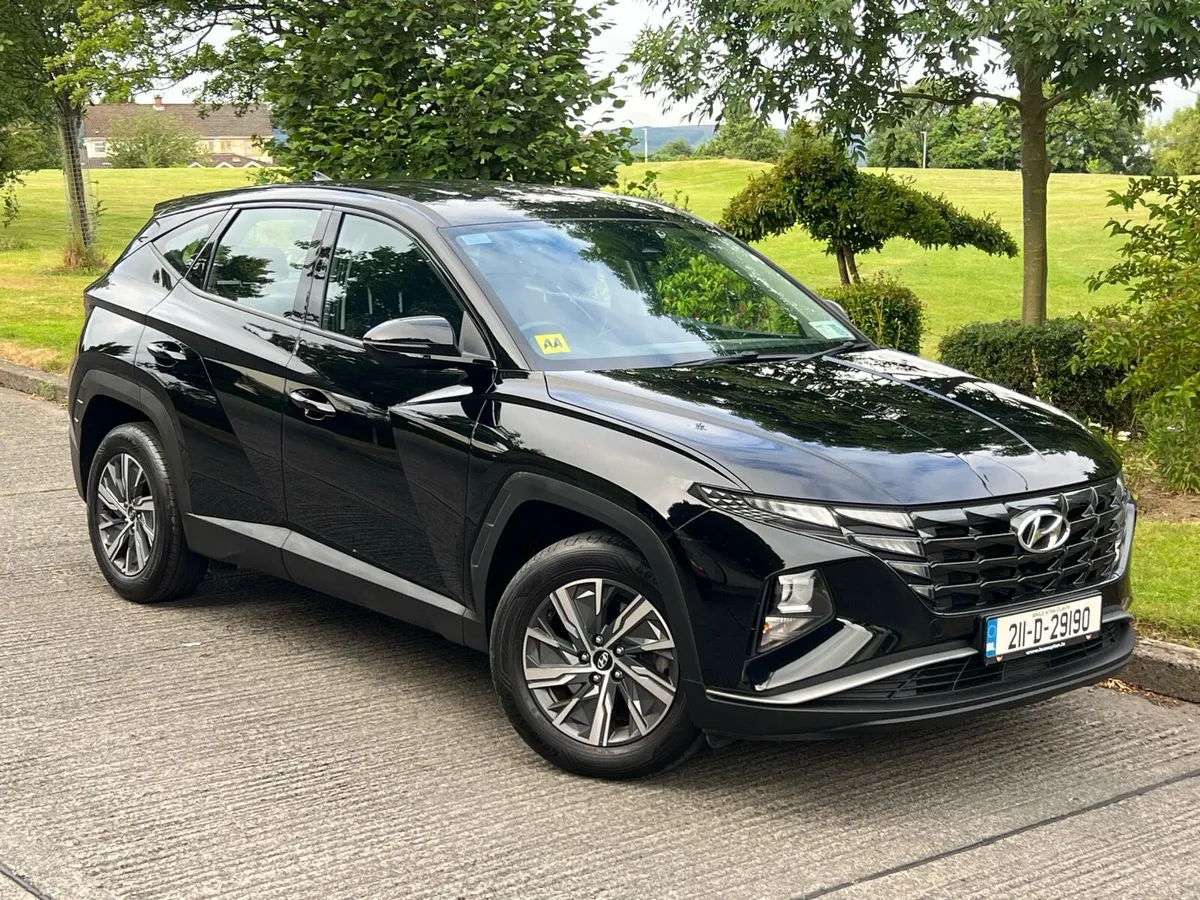 211 HYUNDAI TUCSON 1.6 PETROL HYBRID AUTOMATIC - Image 3