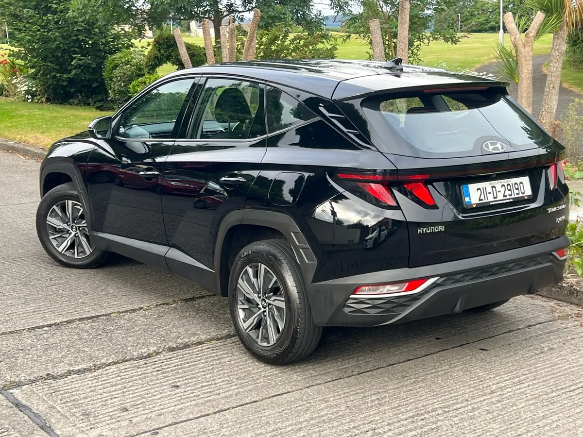 211 HYUNDAI TUCSON 1.6 PETROL HYBRID AUTOMATIC - Image 4