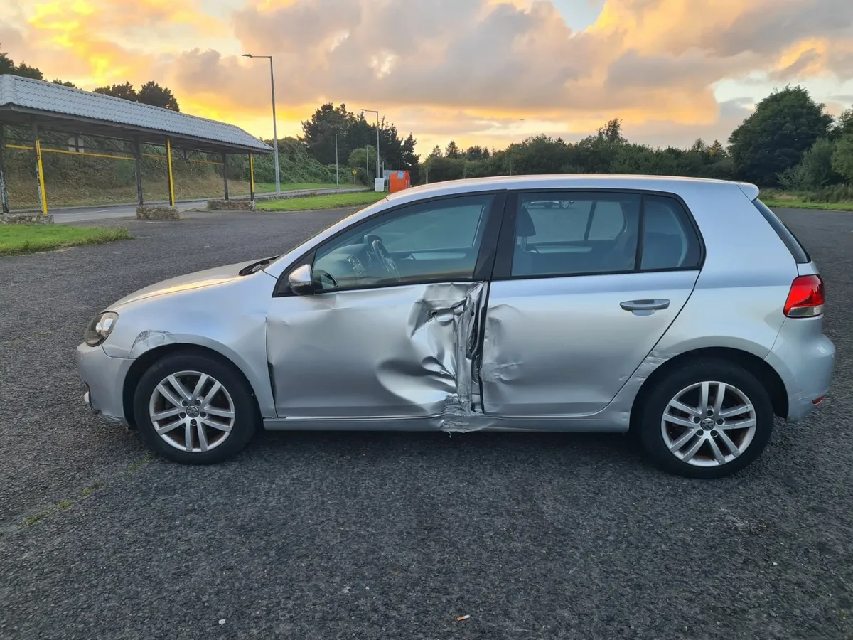 VW Golf 2012 - Damaged repairable - Image 1