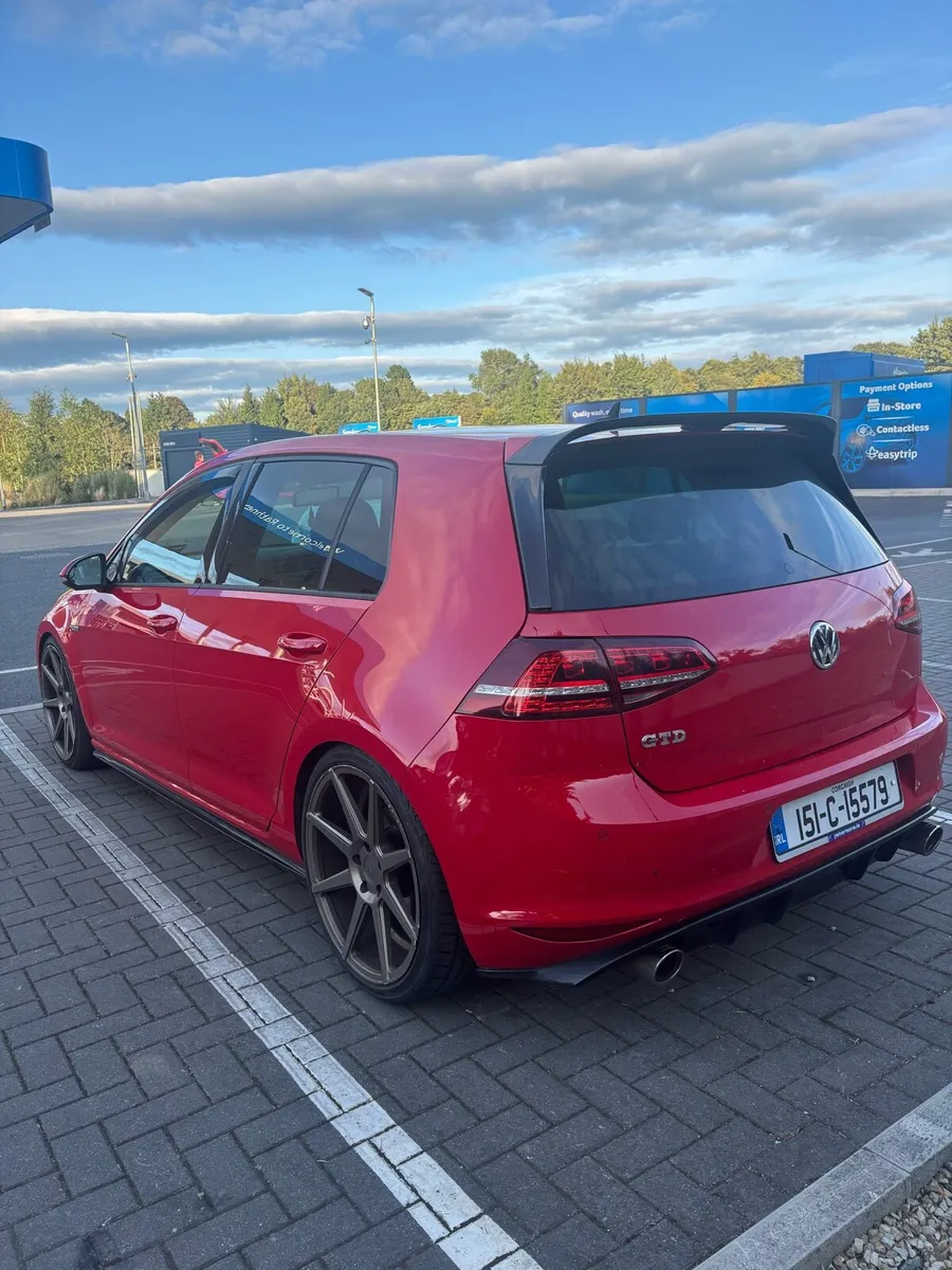 2015 Volkswagen Golf GTD - Image 4
