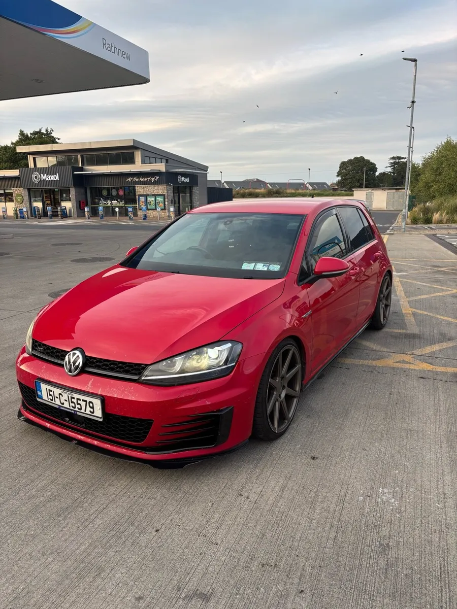2015 Volkswagen Golf GTD - Image 1