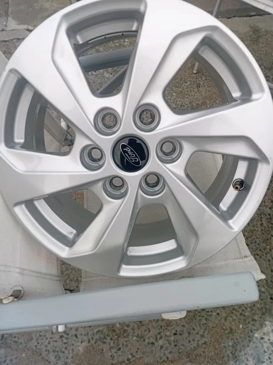 16'  new FORD TRANSIT CUSTOM VAN ALLOY  2025 - Image 2