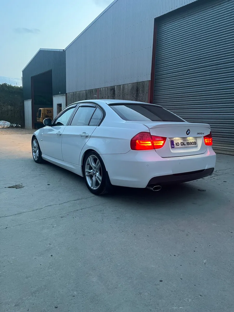 BMW 3-Series 2010 low miles - Image 1