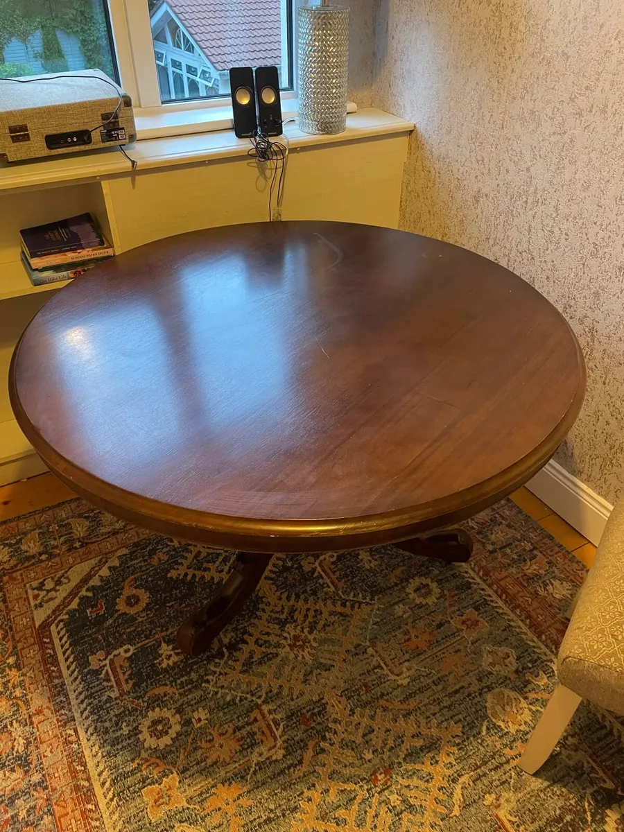 Antique round table - Image 1