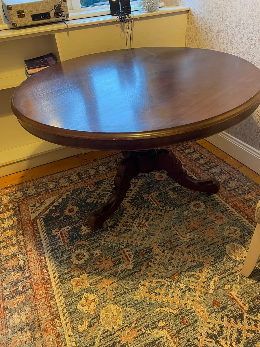Antique round table - Image 3