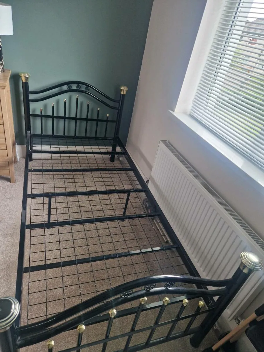 Single bedframe - Image 2