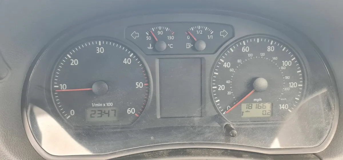 Volkswagen polo 1.4 Diesel   TDI - red I - Image 3