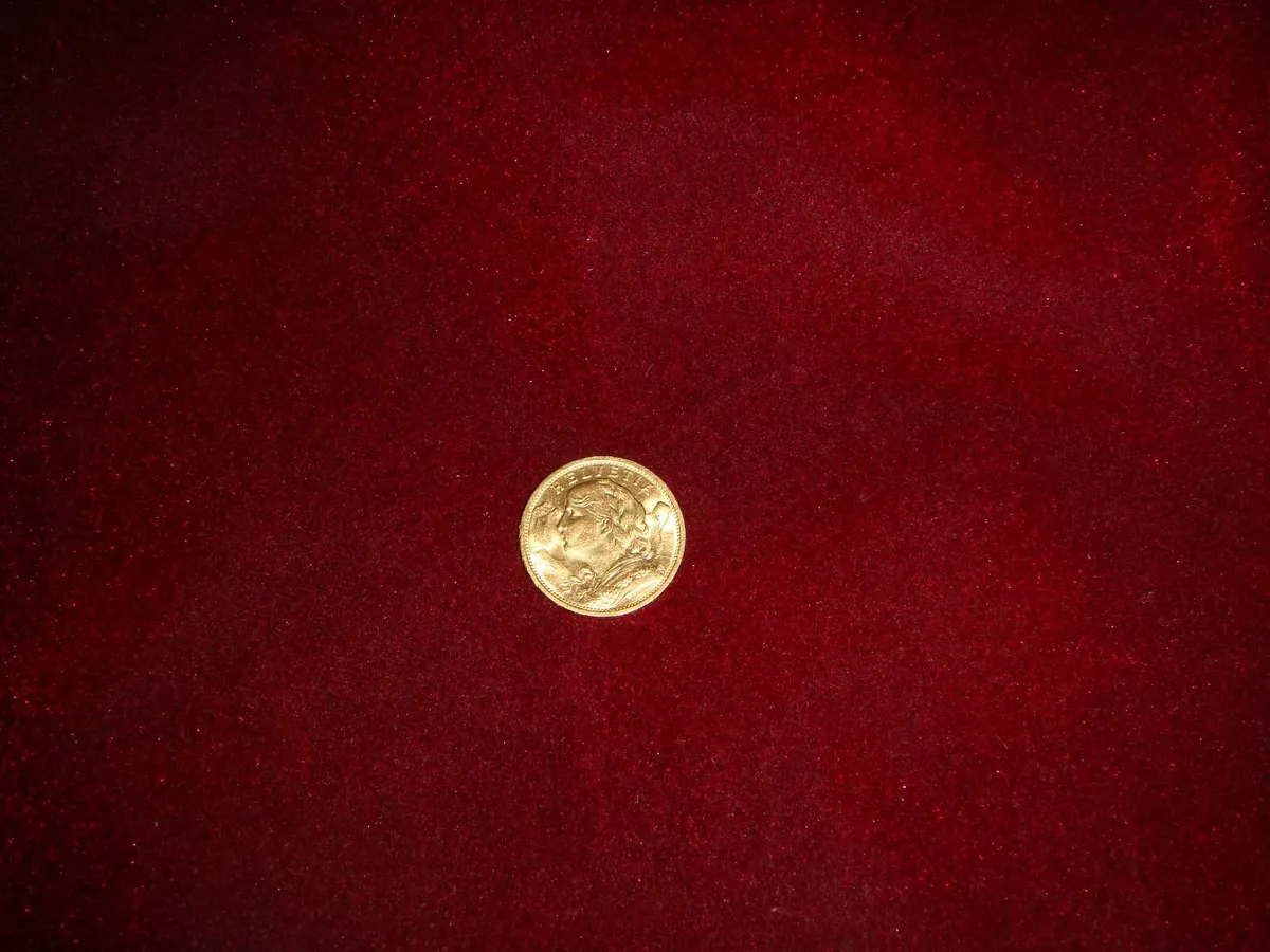 GOLD ( Cameo9 ct + gold coin22ct  6.5 g) - Image 4