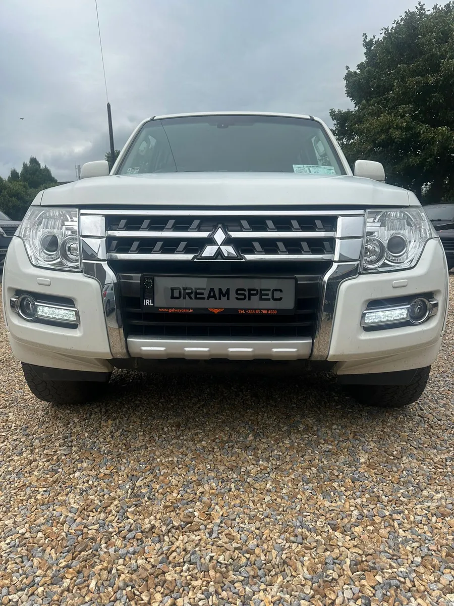 N1 MISTUBISHI PAJERO 3.2 CREWCAB 5 SEATS(rare) - Image 2