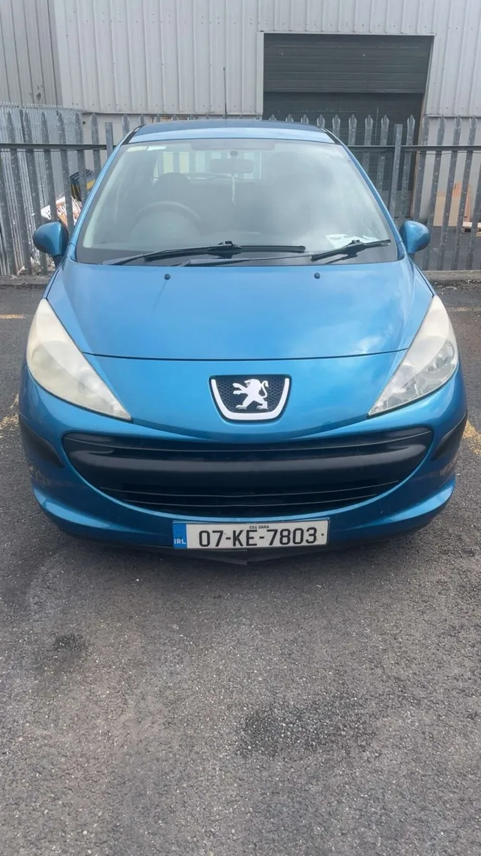 Car - Image 2
