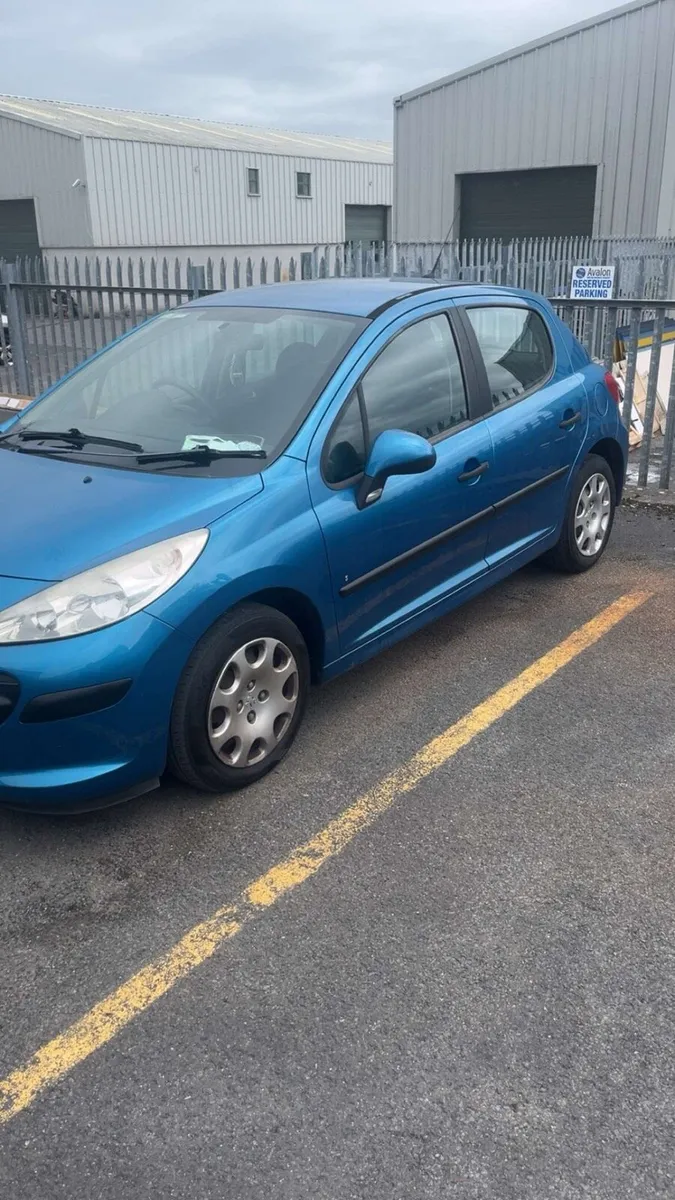 Car - Image 3