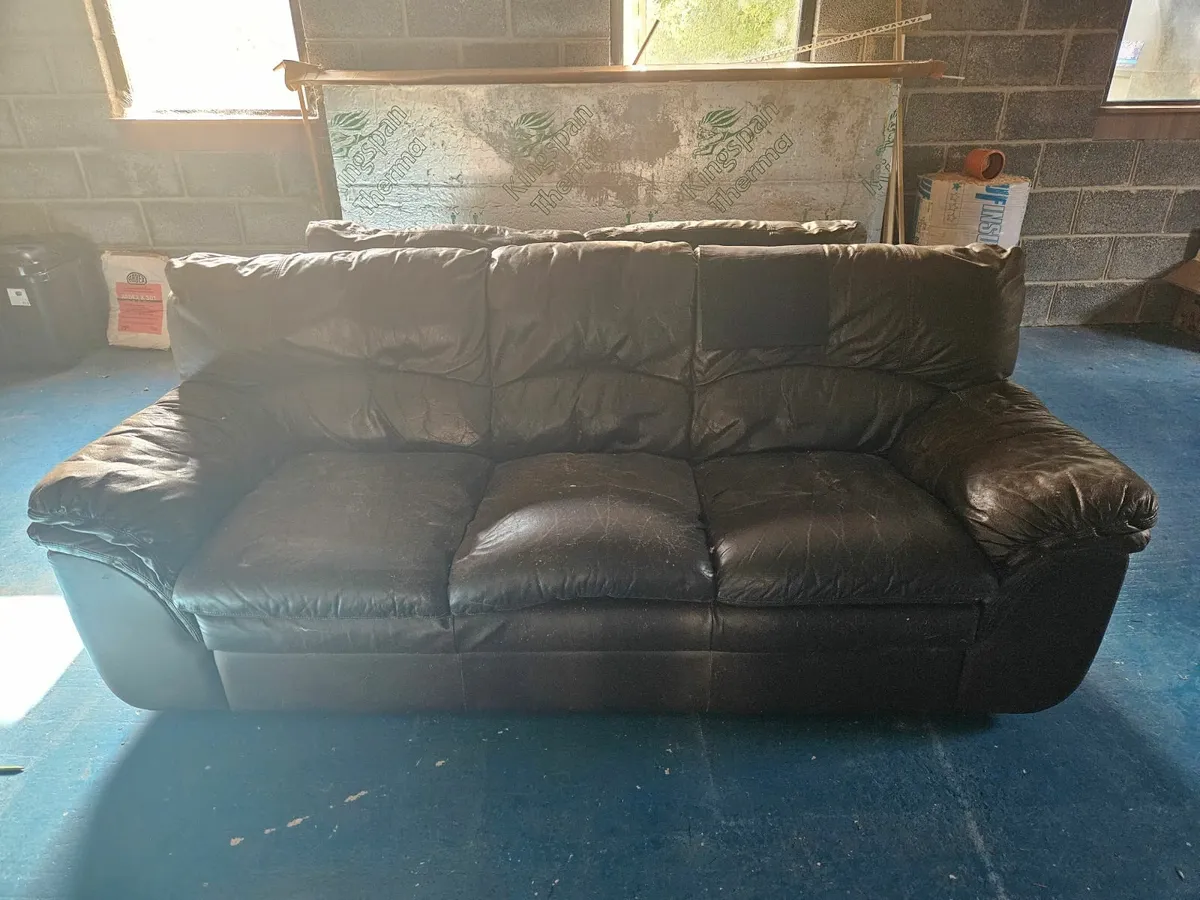 Couch - Image 2