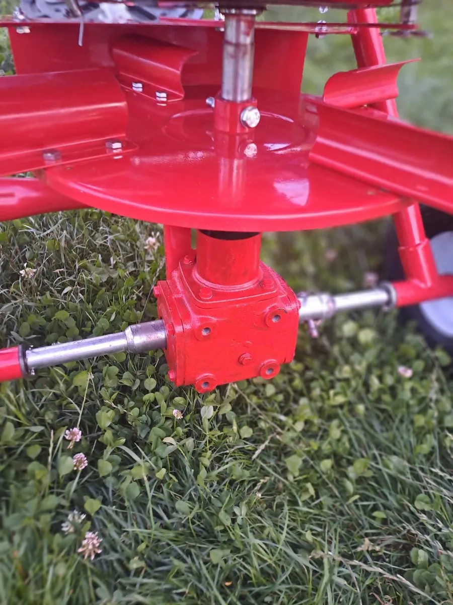Quad fertiliser spreader - Image 3