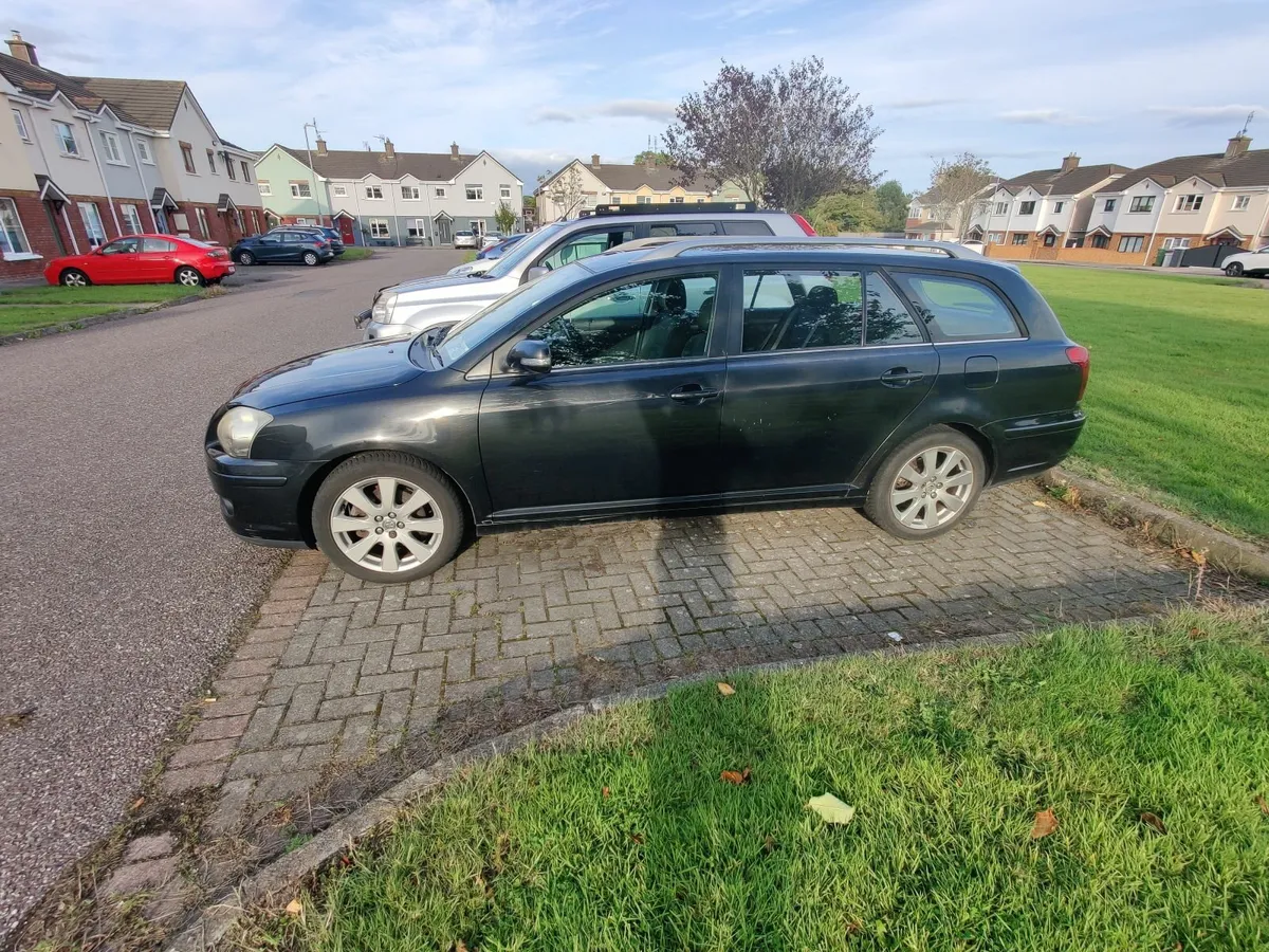 Toyota Avensis 2009 - Image 2