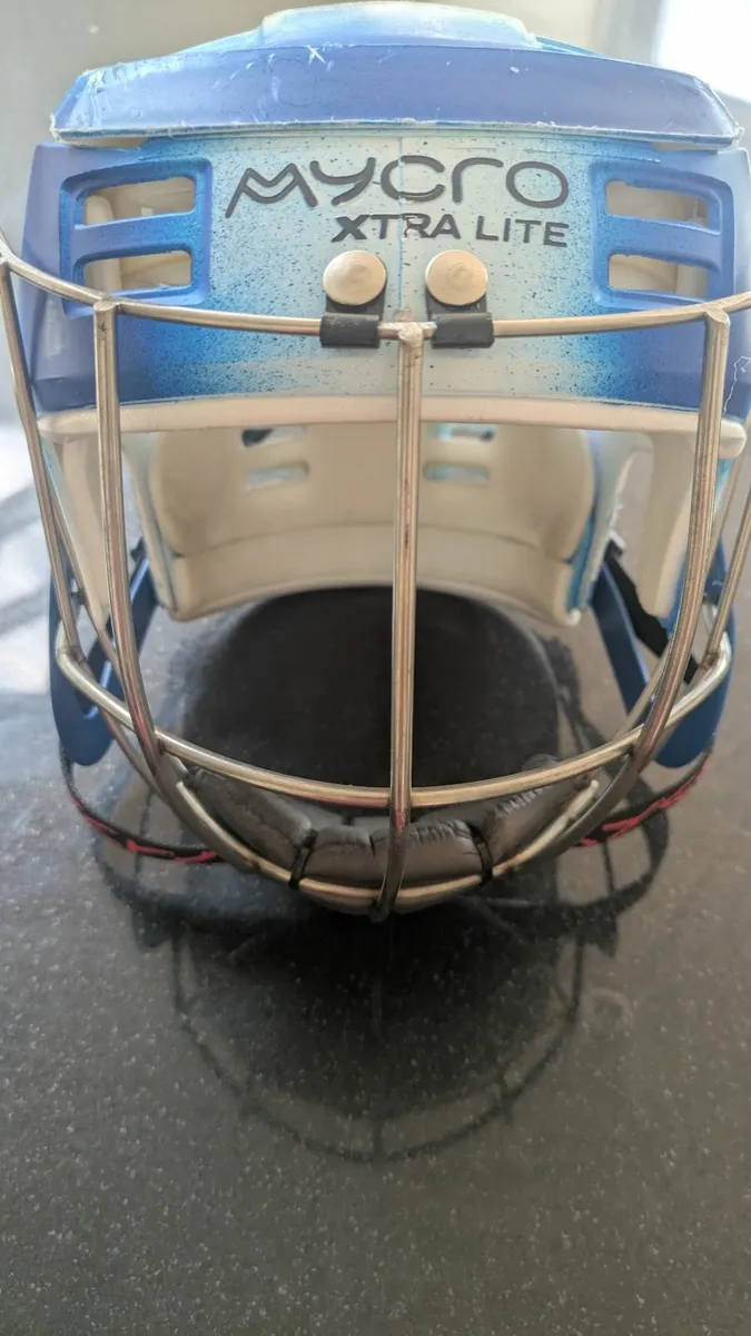 Hurling helmet - Image 2