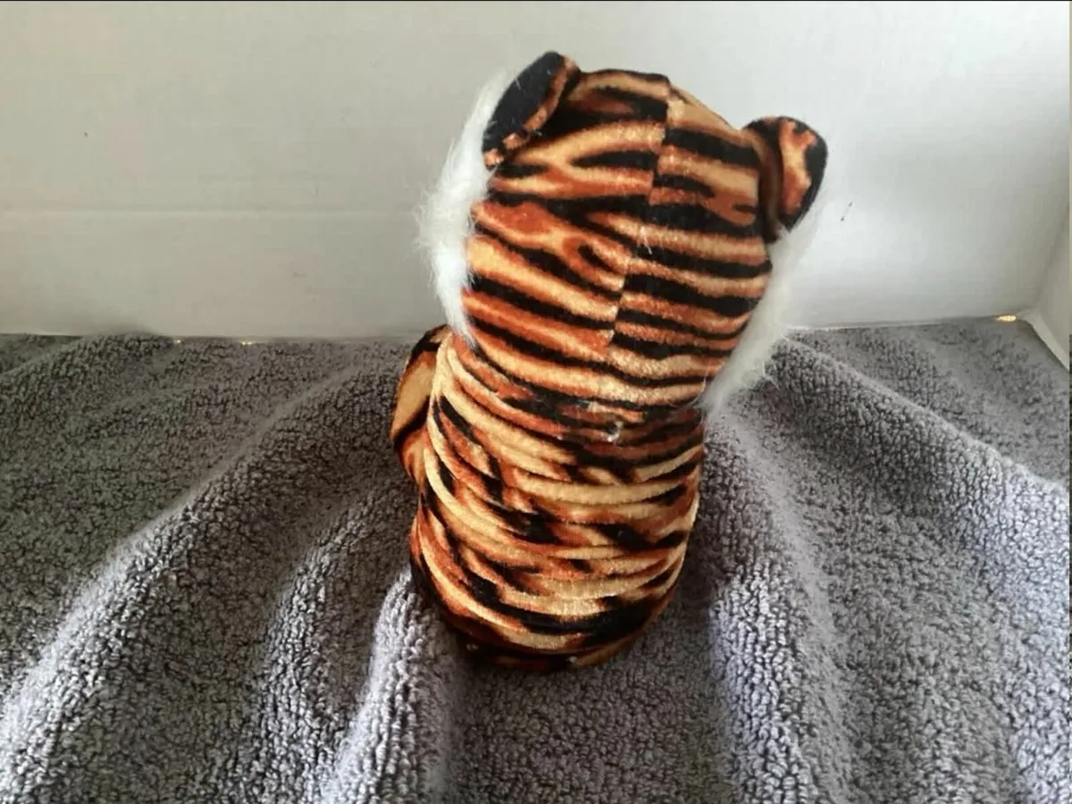 Siegfried and Roy Stingy Tiger Toy From The Mirage - Image 2