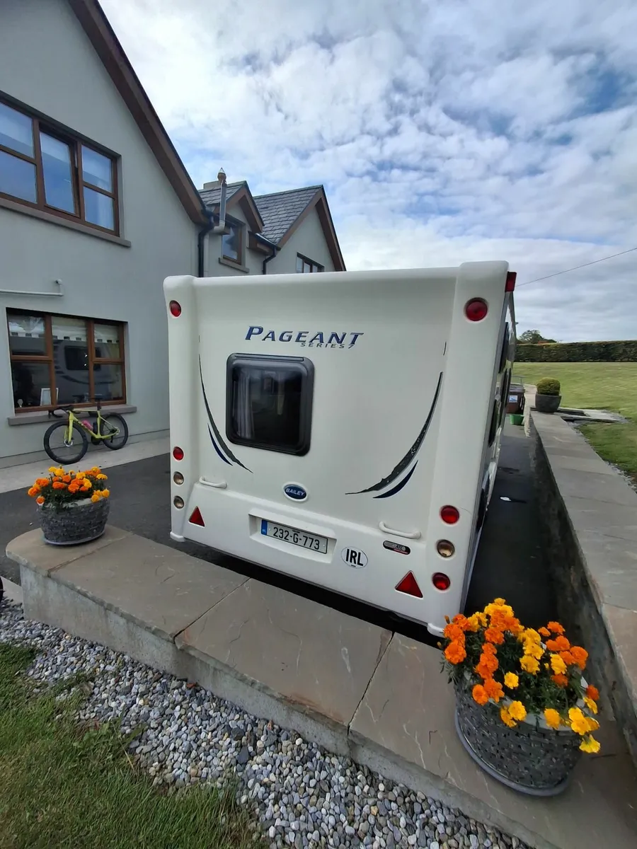 Caravan - Image 4
