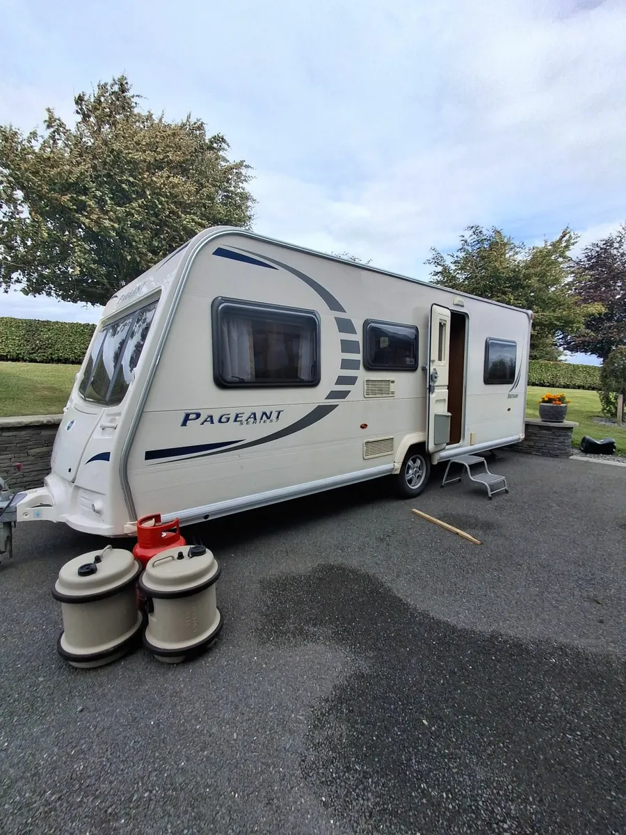 Caravan - Image 1