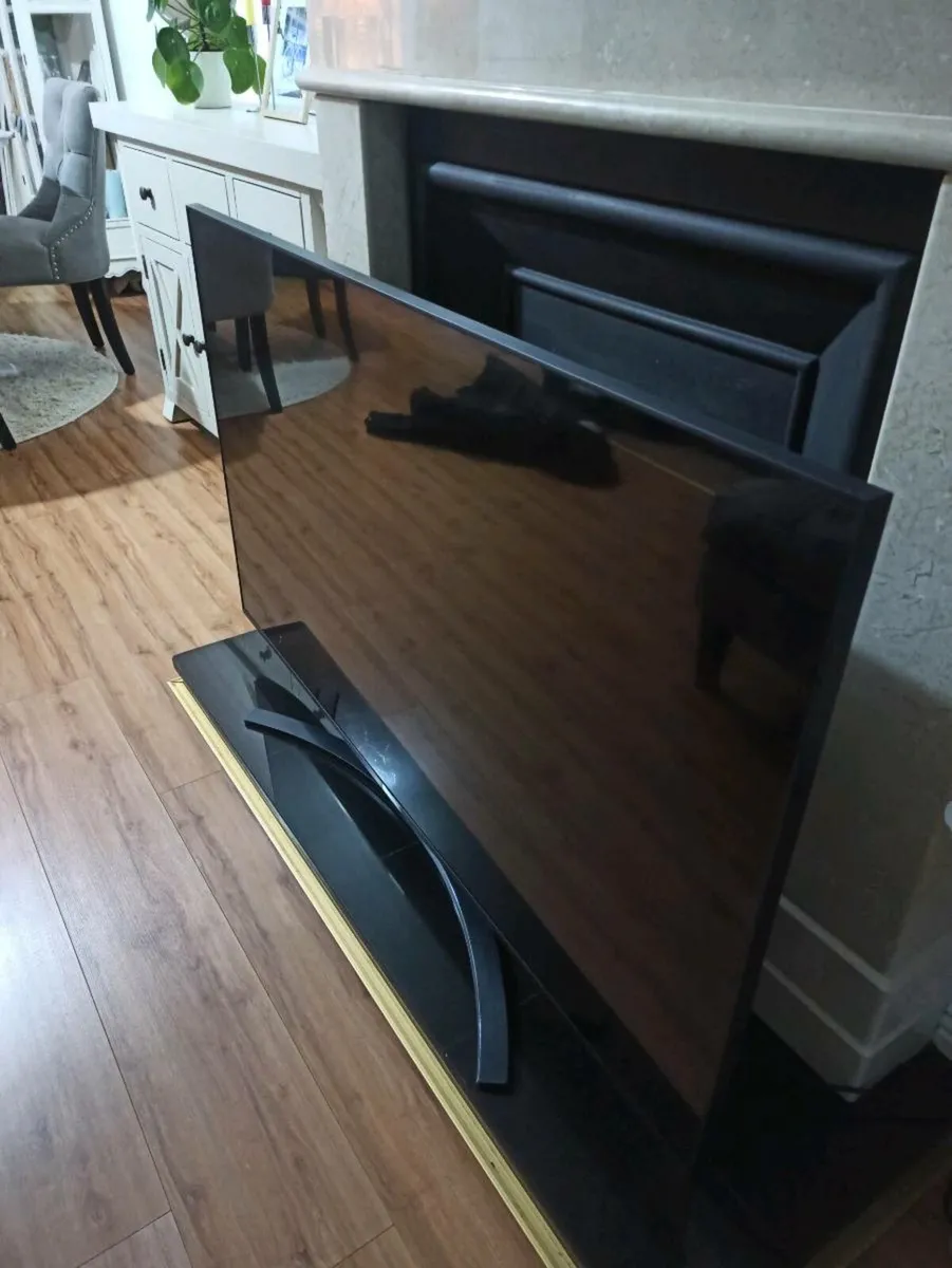 LG Smart TV 55" - Image 3