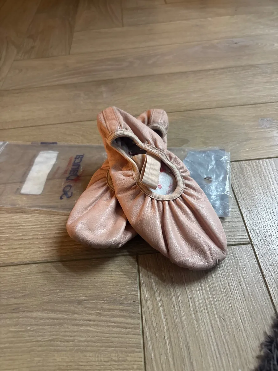 Kids ballet shoes