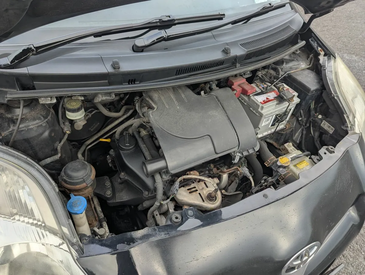 2010 Toyota Yaris 1.0 NCT + TAX - Image 4