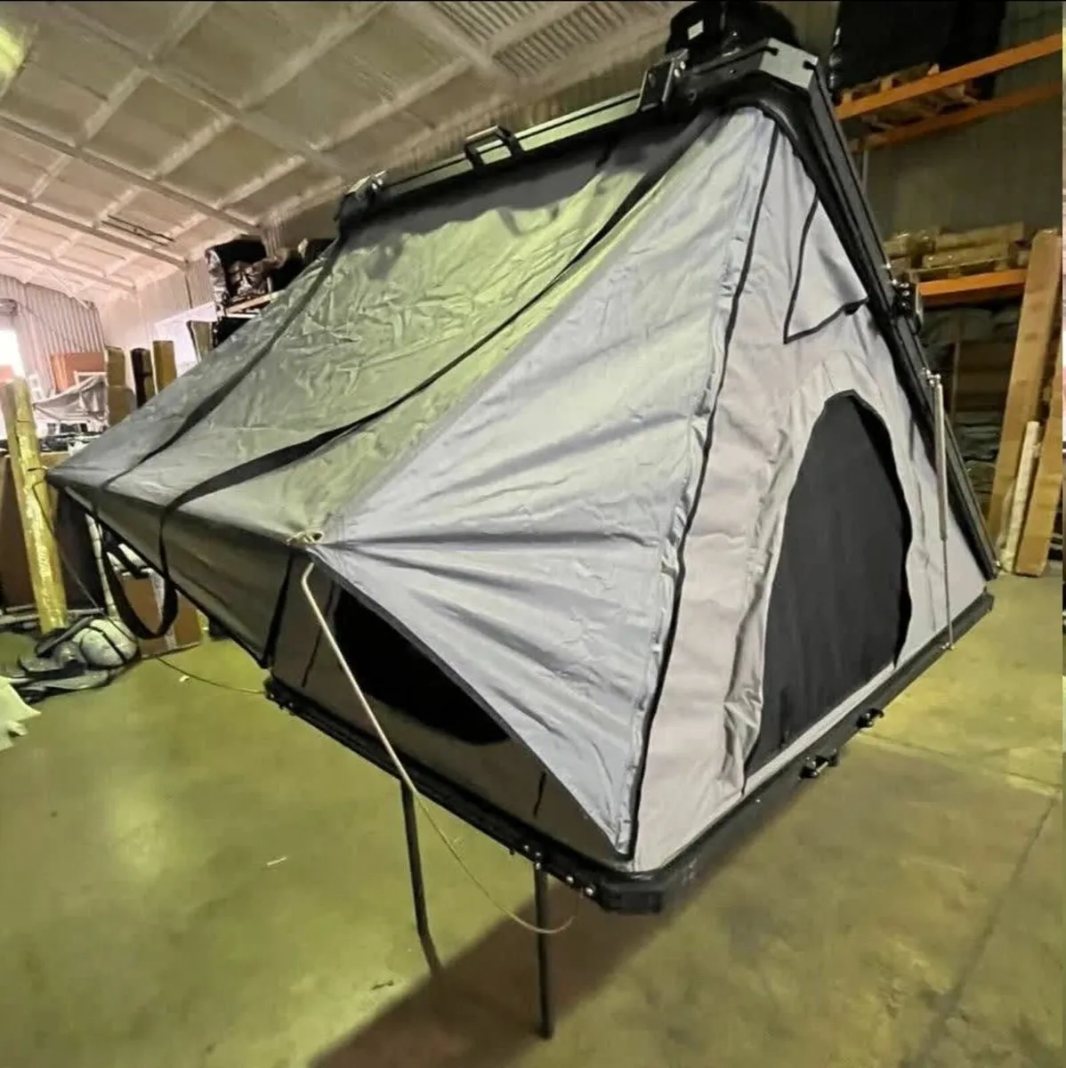 EX DEMO Ventura XL Aluminium Clamshell Roof Tent - Image 3