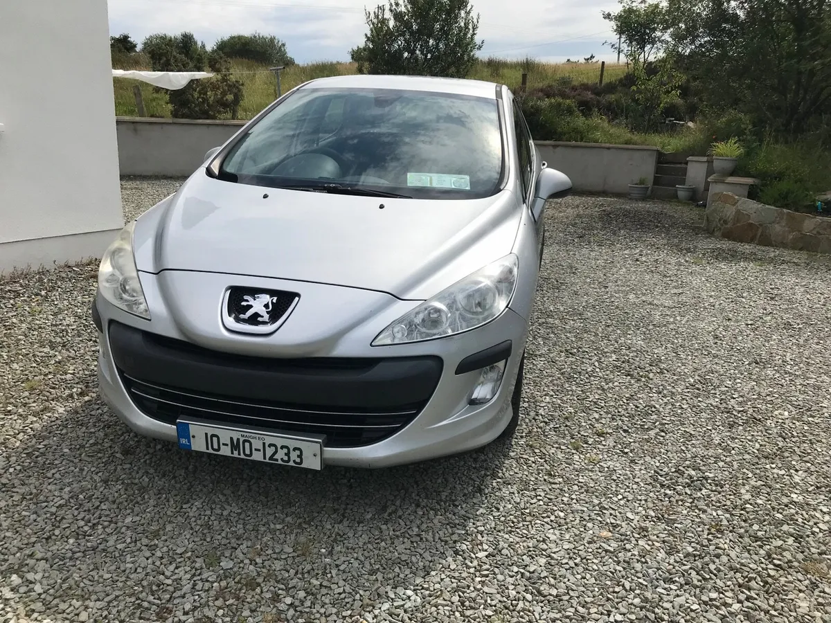 Peugeot 308 2010 - Image 2