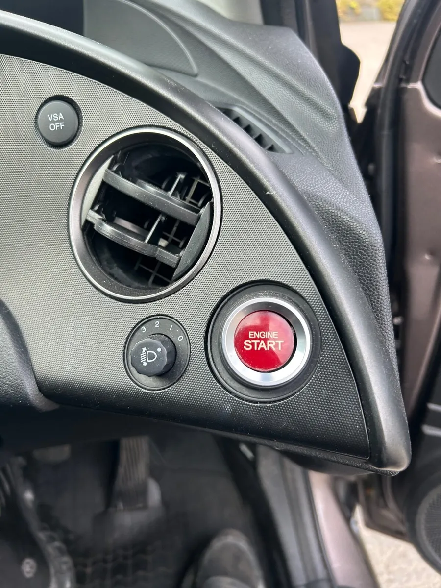 Honda Civic 2011 Manual Petrol - Image 3