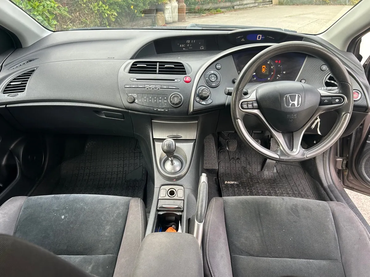 Honda Civic 2011 Manual Petrol - Image 4
