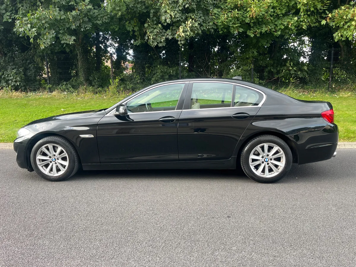 BMW 5-Series 2013 AUTOMATIC NCT08/26 LEATHER SEATS - Image 2