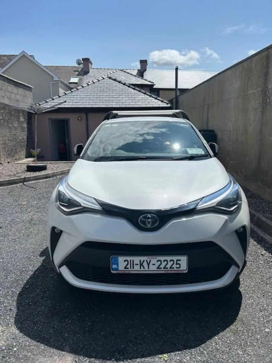 2021 (211) Toyota C-HR 1.8 HYBRID SOL AUTO 4DR - Image 3