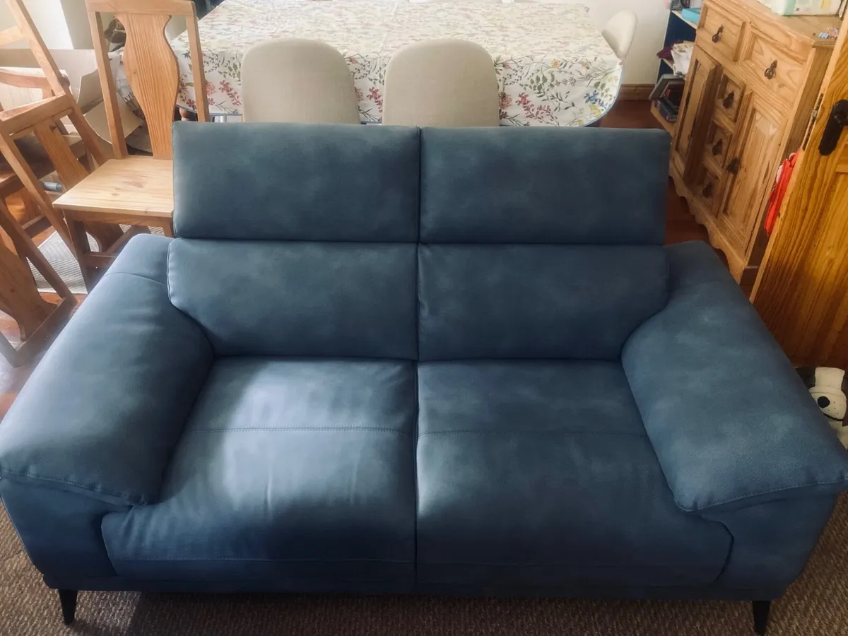 CASEY’S MONTERO 2 SEATER SOFA•EXCELLENT CONDITION• - Image 2
