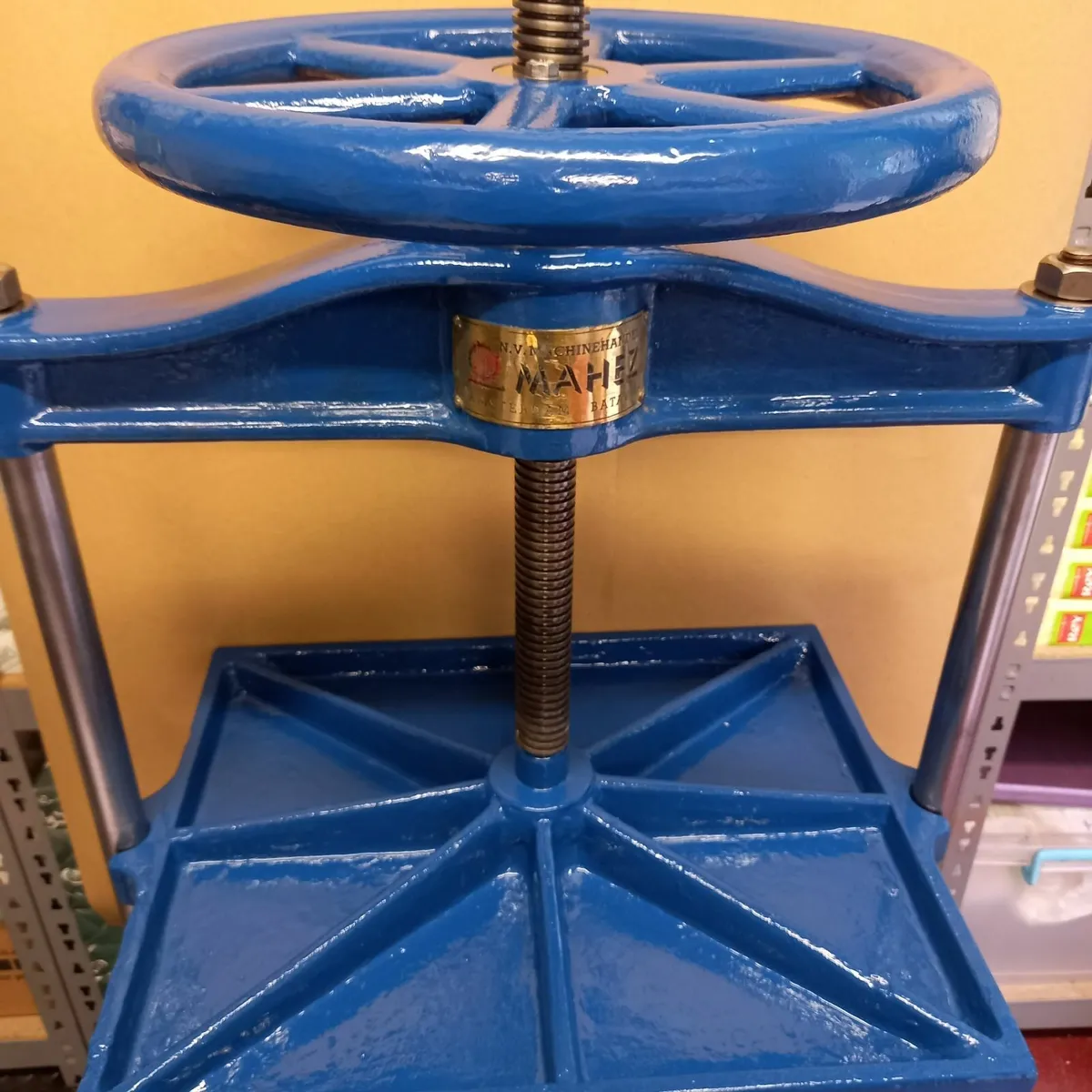 Vintage Cast Iron Bookbinding Screw Press 50×40cm - Image 2
