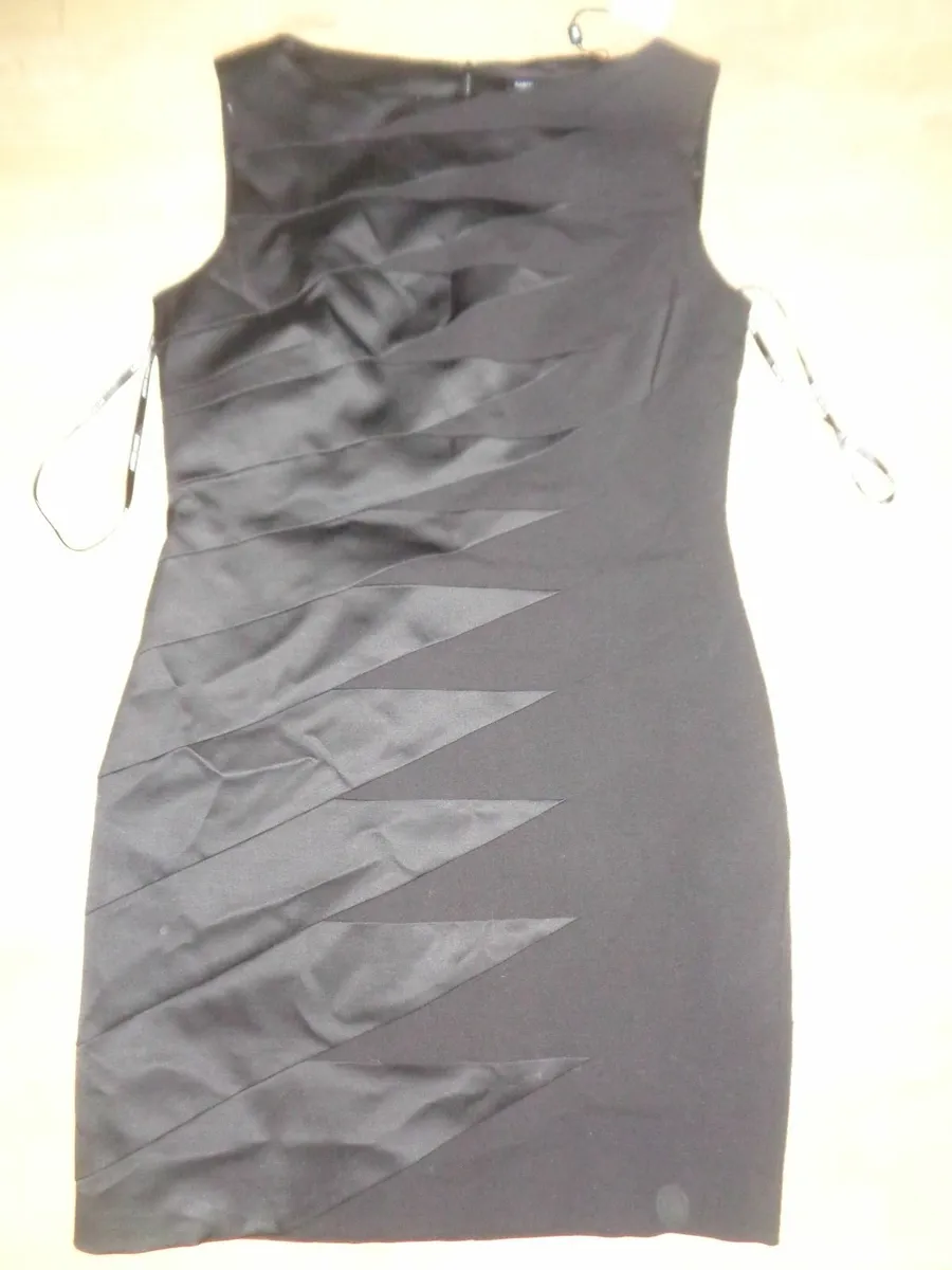 Karen Millen Ladies Dress for Sale - Image 4
