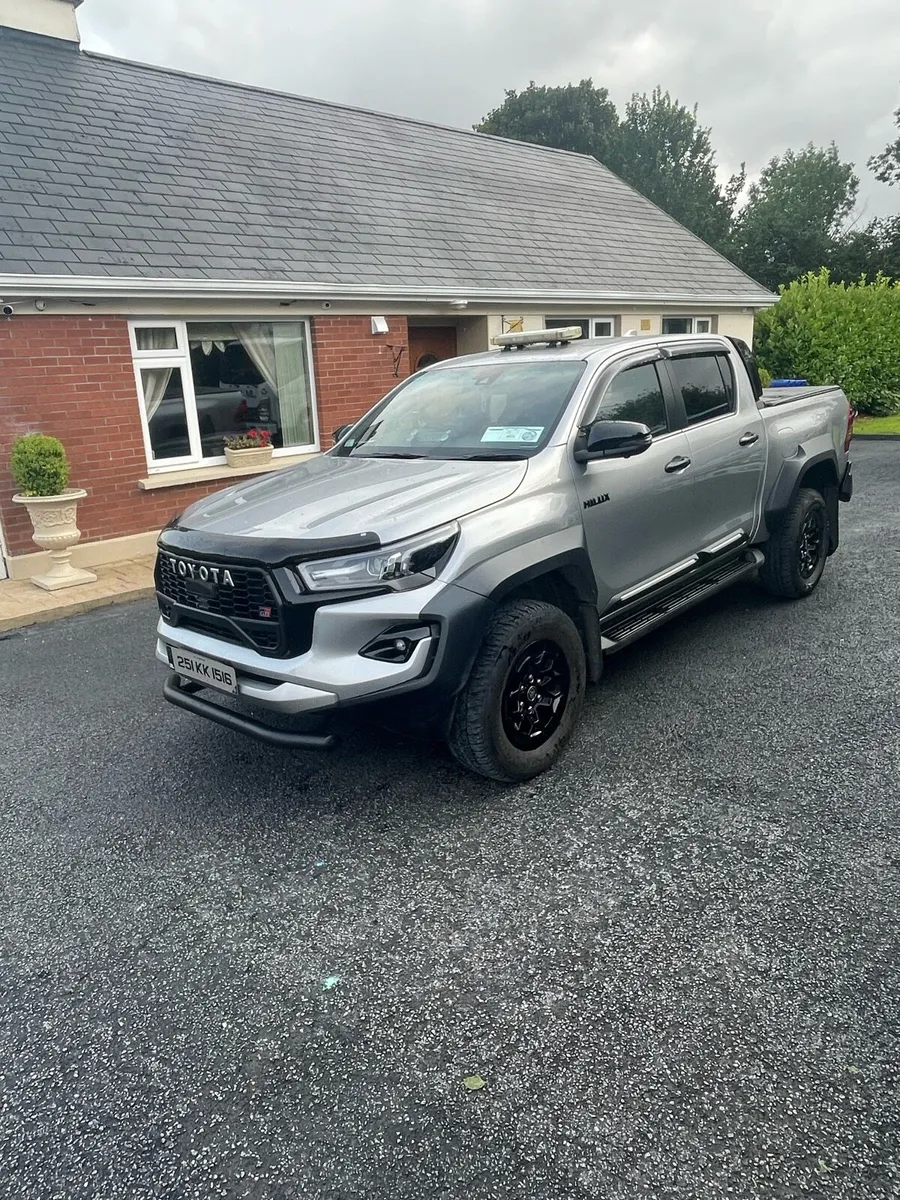 251 Toyota hilux GR - Image 1