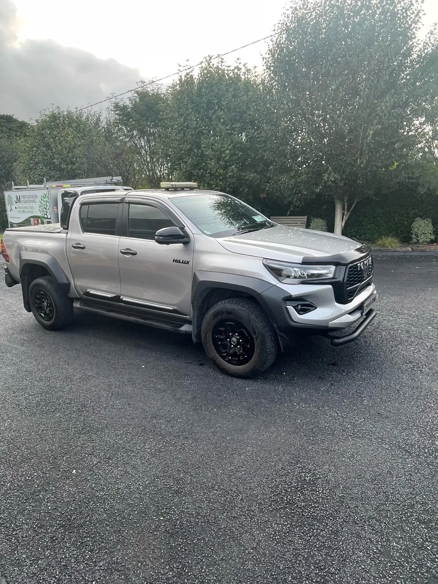 251 Toyota hilux GR - Image 2