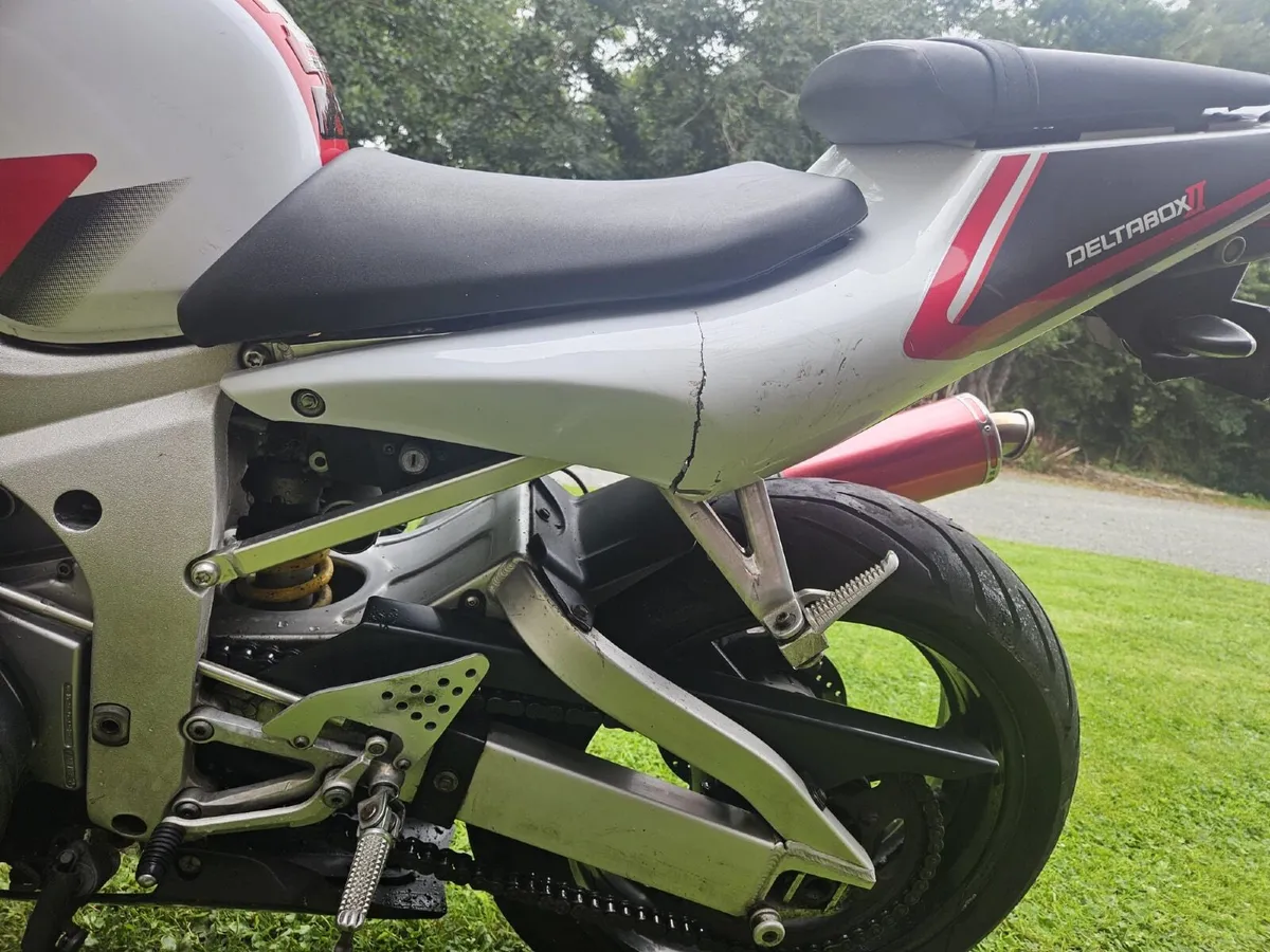 YAMAHA R6 1999 - Image 3